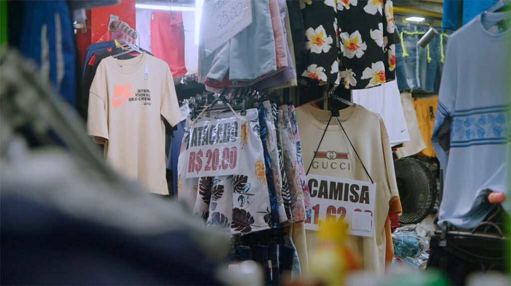 Frame do filme "Feiraguay", de Francisco Gabriel Rêgo