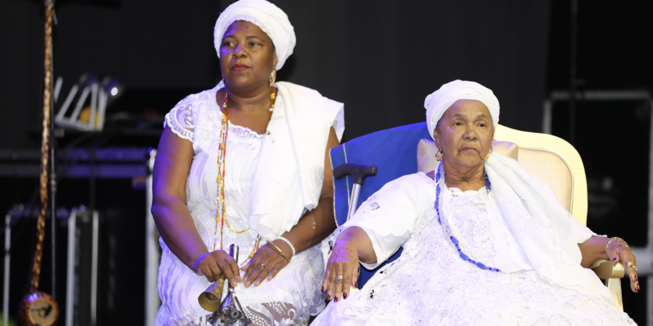 UEFS concede título de Doutora Honoris Causa à líder religiosa Mãe Maria Pequena de Ogum