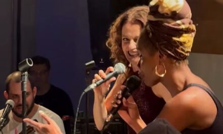 Feirense Denise Fersan participa de roda de samba com Denise Fraga em São Paulo