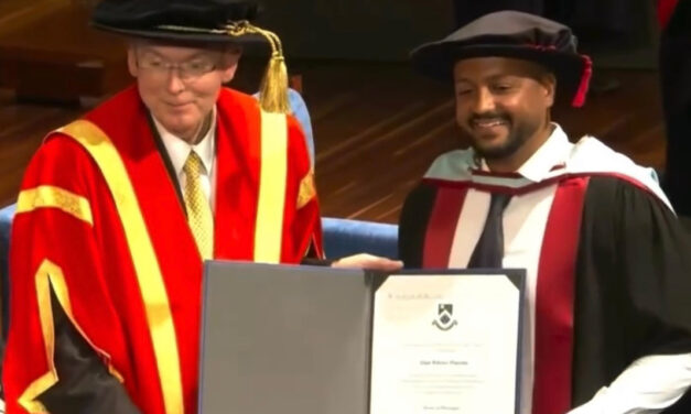 De Feira de Santana para o mundo: Ex-flanelinha recebe título de PHD em uma das melhores universidades do mundo na Austrália