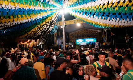 Arraiá do Comércio 2026 chega ao fim com programação na praça Bernadino Bahia
