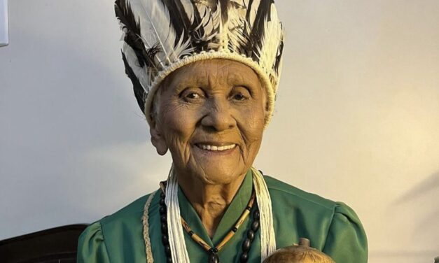 Dona Carmelita, a mulher indígena que mora em Feira e que abriu caminhos na política brasileira