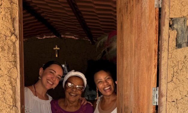 Roberta Sá visita Quilombo da Matinha e encontra uma das matrizes vivas do samba de roda